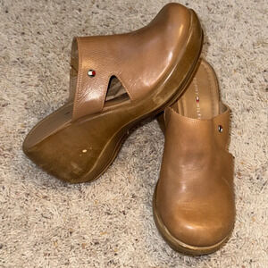 Vintage Tommy Hilfiger Tan Leather Slip On Clogs Mules Wedge Size 7.5